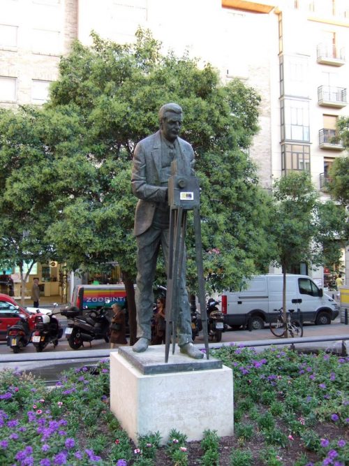 Estatua dedicada a Eduardo Jimeno Correas